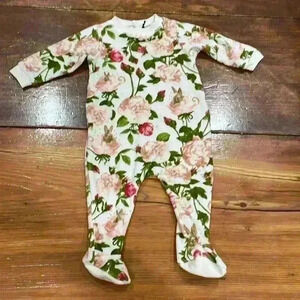 Little Akiabara Velvet Floral button onsie footie pajamas size 6 months